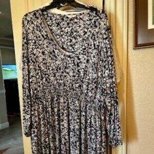 Terra & SKy 4X Long smocked upper waist w/pockets! Dress Like New!